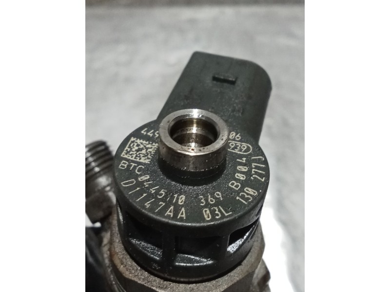 Recambio de inyector para seat alhambra (710, 711) 2.0 tdi referencia OEM IAM 0445110369 03L130277J BOSCH
