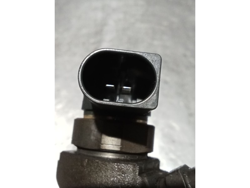 Recambio de inyector para seat alhambra (710, 711) 2.0 tdi referencia OEM IAM 0445110369 03L130277J BOSCH