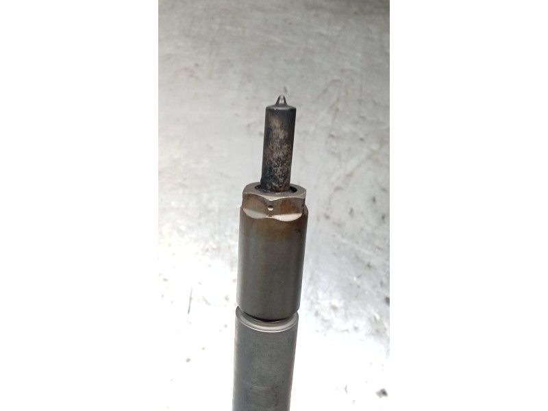 Recambio de inyector para opel corsa e color edition ecoflex referencia OEM IAM 0445110 618  BOSCH