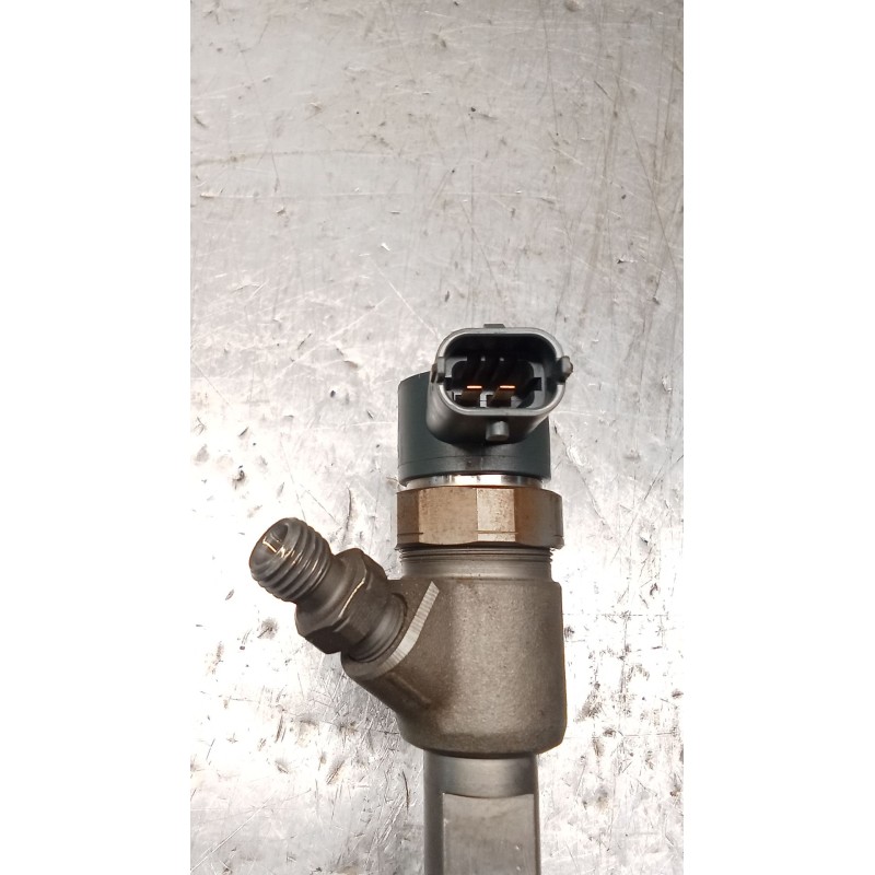 Recambio de inyector para opel corsa e color edition ecoflex referencia OEM IAM 0445110 618  BOSCH