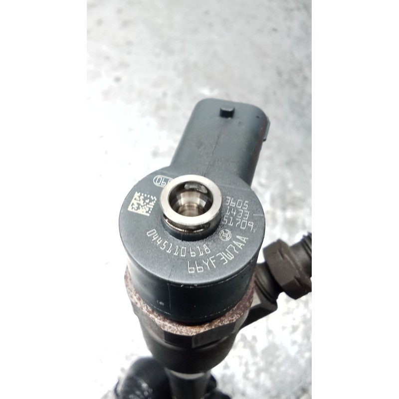 Recambio de inyector para opel corsa e color edition ecoflex referencia OEM IAM 0445110 618  BOSCH