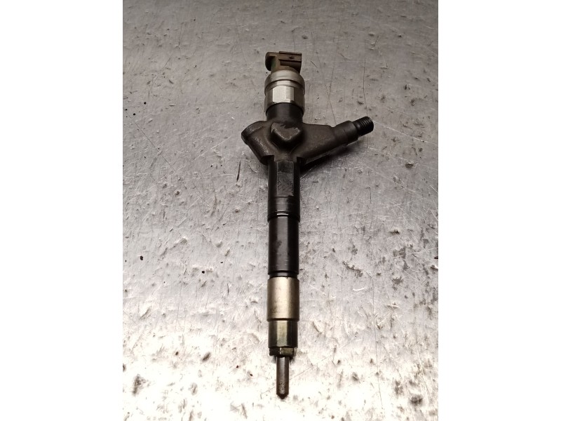 Recambio de inyector para nissan cabstar (f24m, f24w) 35.13 dci, 45.13 dci 2.5 (f24m) referencia OEM IAM 16600MB40A DENSO 06