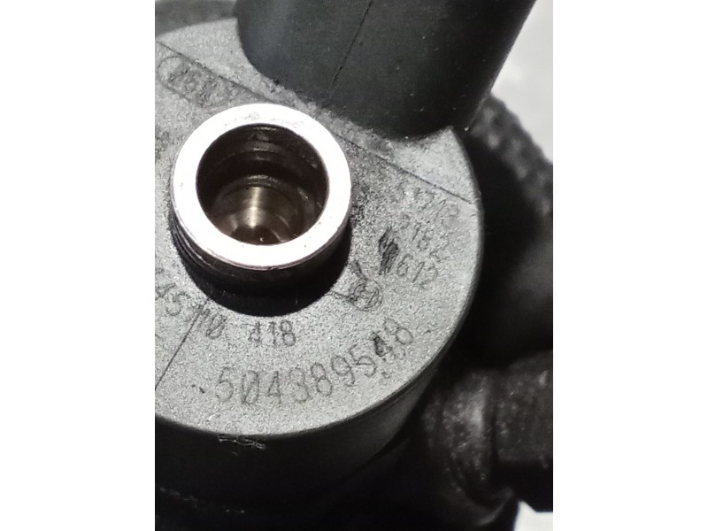 Recambio de inyector para fiat ducato furgoneta (250_) 130 multijet 2,3 d 4x4 referencia OEM IAM 0445110418 504389548 BOSCH
