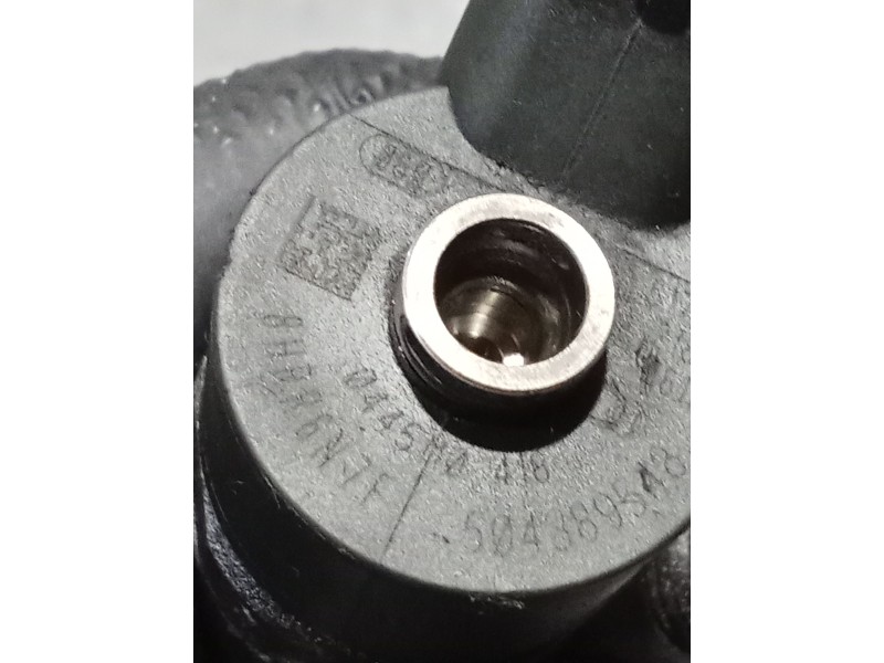 Recambio de inyector para fiat ducato furgoneta (250_) 130 multijet 2,3 d 4x4 referencia OEM IAM 0445110418 504389548 BOSCH
