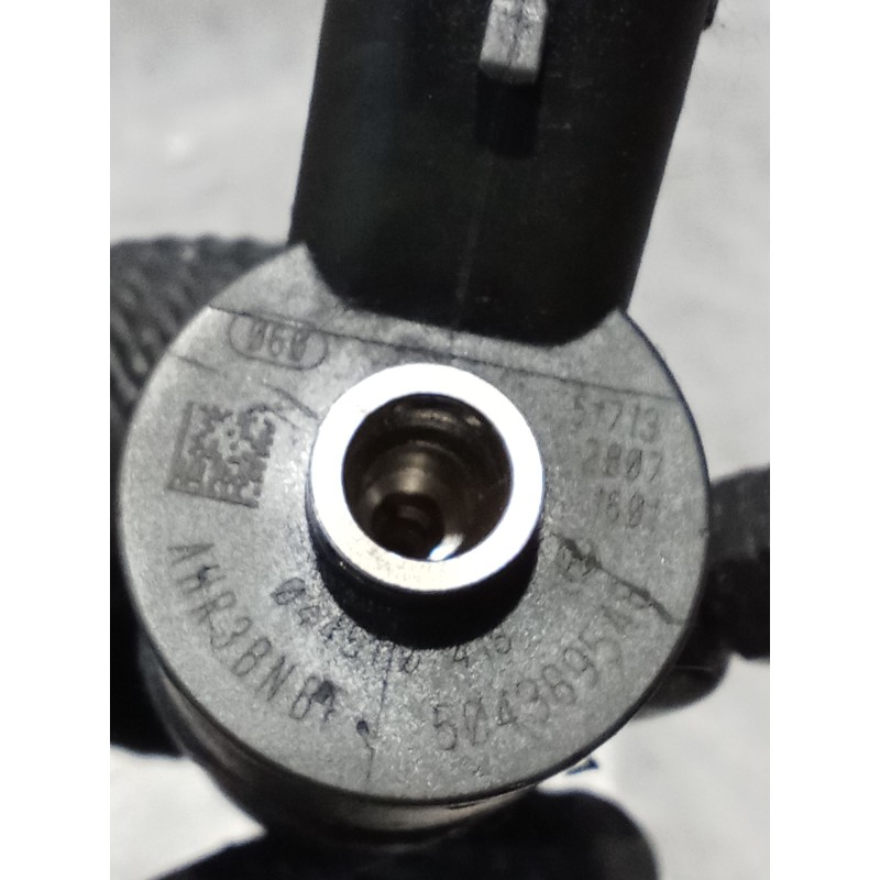 Recambio de inyector para fiat ducato furgoneta (250_) 130 multijet 2,3 d 4x4 referencia OEM IAM 0445110418 504369548 BOSCH