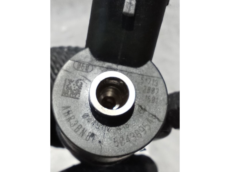 Recambio de inyector para fiat ducato furgoneta (250_) 130 multijet 2,3 d 4x4 referencia OEM IAM 0445110418 504369548 BOSCH