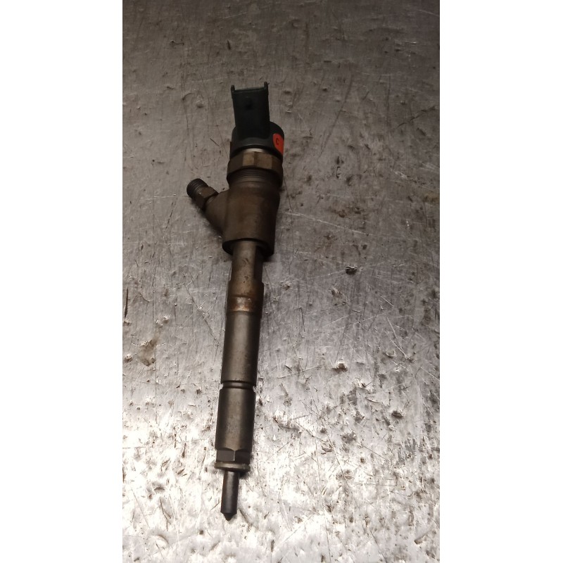 Recambio de inyector para toyota yaris (ncp1/nlp1/scp1) 1.4 turbodiesel cat referencia OEM IAM 0445110214 236700N020 BOSCH