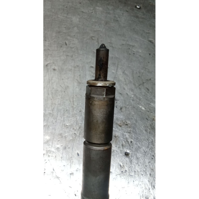 Recambio de inyector para toyota yaris (ncp1/nlp1/scp1) 1.4 turbodiesel cat referencia OEM IAM 0445110214 236700N020 BOSCH