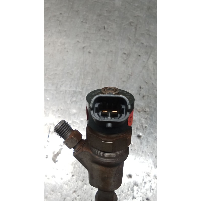 Recambio de inyector para toyota yaris (ncp1/nlp1/scp1) 1.4 turbodiesel cat referencia OEM IAM 0445110214 236700N020 BOSCH