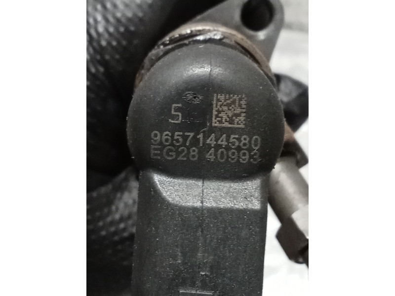 Recambio de inyector para peugeot 407 (6d_) 2.0 hdi 135 (6drhrh, 6drhre, 6drhrg, 6drhrj) referencia OEM IAM 9657144580  