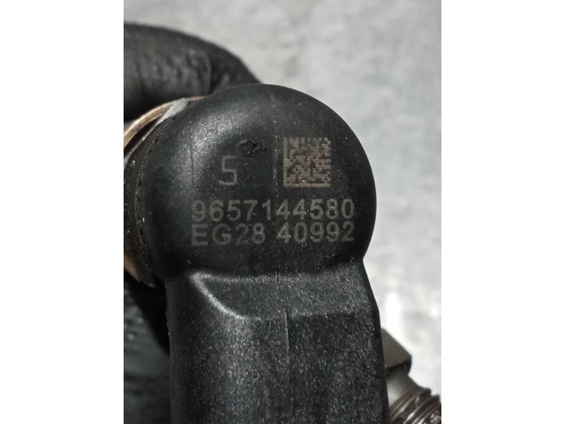Recambio de inyector para peugeot 407 (6d_) 2.0 hdi 135 (6drhrh, 6drhre, 6drhrg, 6drhrj) referencia OEM IAM 9657144580  