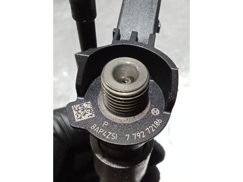 Recambio de inyector para bmw x3 (e83) 3.0 d referencia OEM IAM 779272106 0445115070 BOSCH