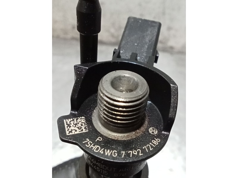 Recambio de inyector para bmw x3 (e83) 3.0 d referencia OEM IAM 779272106 0445115070 BOSCH