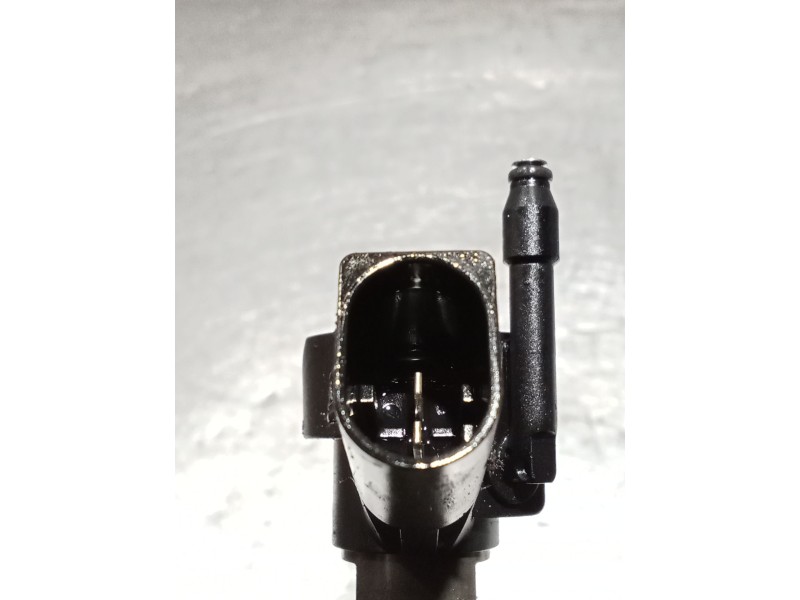 Recambio de inyector para bmw x3 (e83) 3.0 d referencia OEM IAM 779272106 0445115070 BOSCH