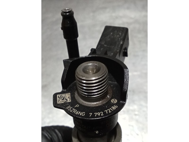 Recambio de inyector para bmw x3 (e83) 3.0 d referencia OEM IAM 779272106 0445115070 BOSCH