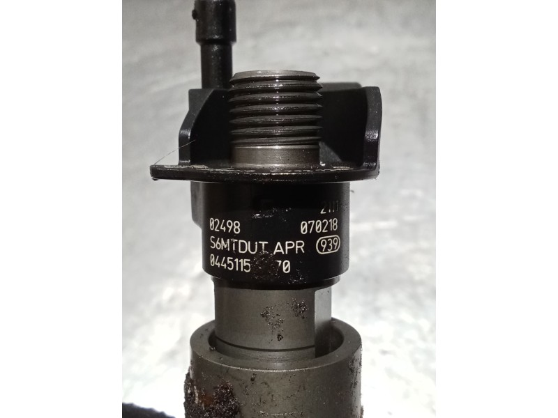 Recambio de inyector para bmw x3 (e83) 3.0 d referencia OEM IAM 779272106 0445115070 BOSCH