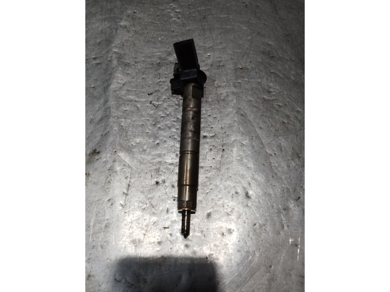 Recambio de inyector para bmw 5 (e60) 520 d referencia OEM IAM 779787705 0445116 BOSCH