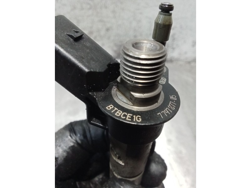 Recambio de inyector para bmw 5 (e60) 520 d referencia OEM IAM 779787705 0445116 BOSCH