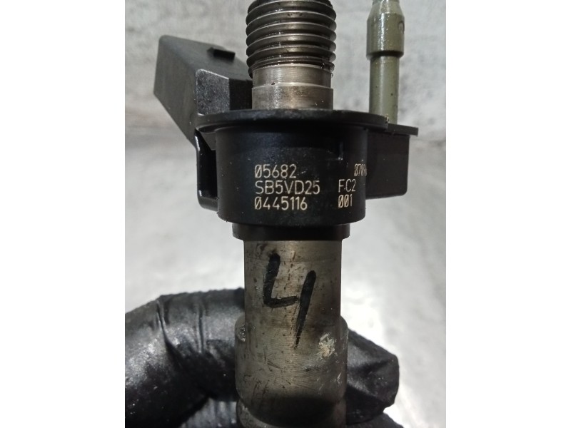 Recambio de inyector para bmw 5 (e60) 520 d referencia OEM IAM 779787705 0445116 BOSCH