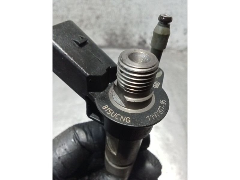 Recambio de inyector para bmw 5 (e60) 520 d referencia OEM IAM 779787705 0445116 BOSCH