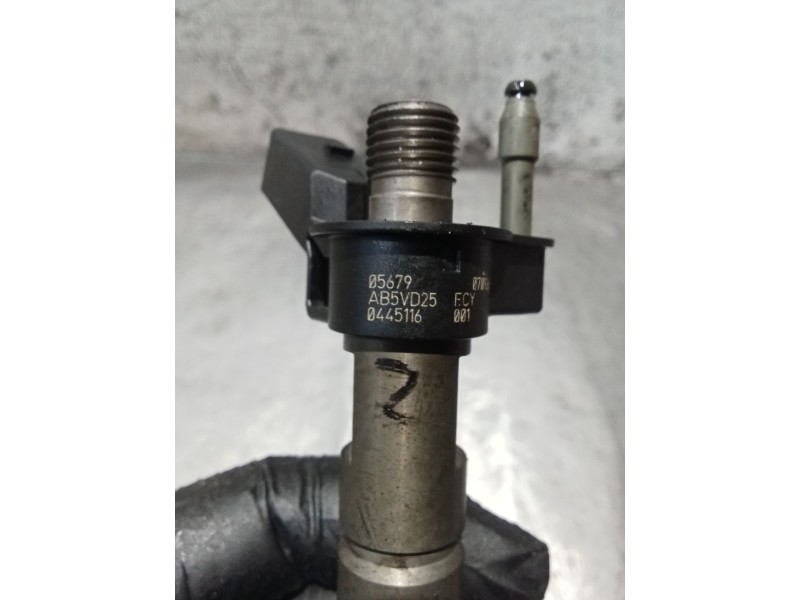 Recambio de inyector para bmw 5 (e60) 520 d referencia OEM IAM 779787705 0445116 BOSCH