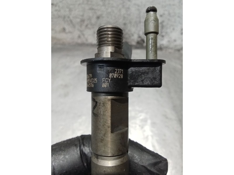 Recambio de inyector para bmw 5 (e60) 520 d referencia OEM IAM 779787705 0445116 BOSCH