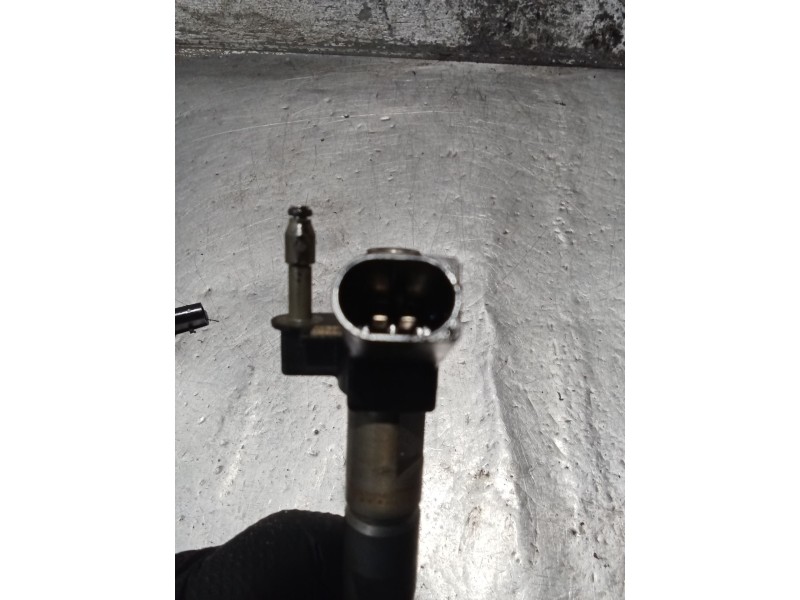 Recambio de inyector para bmw 5 (e60) 520 d referencia OEM IAM 779787705 0445116 BOSCH