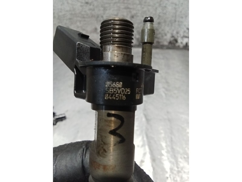 Recambio de inyector para bmw 5 (e60) 520 d referencia OEM IAM 779787705 0445116 BOSCH
