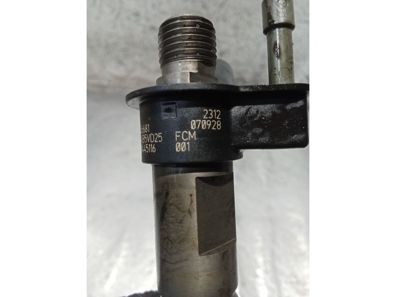 Recambio de inyector para bmw 5 (e60) 520 d referencia OEM IAM 779787705 0445116 BOSCH