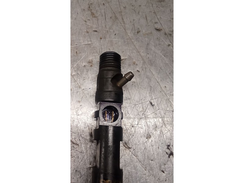 Recambio de inyector para kia carnival ii (gq) 2.9 crdi referencia OEM IAM 338004X500 EJBR02301Z DELPHI