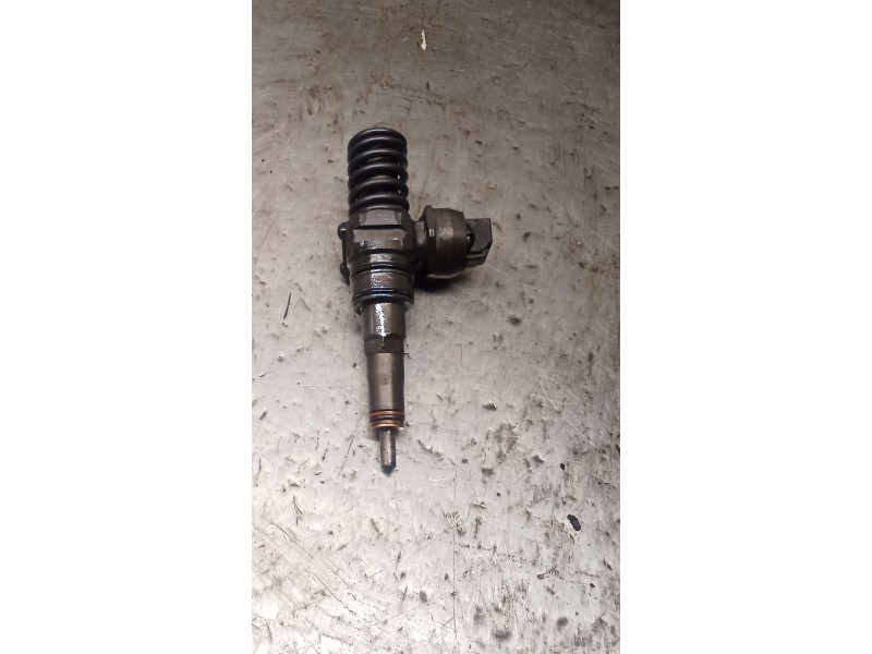 Recambio de inyector para skoda octavia ii (1z3) 1.9 tdi referencia OEM IAM 038130073AG 0414720215 BOSCH