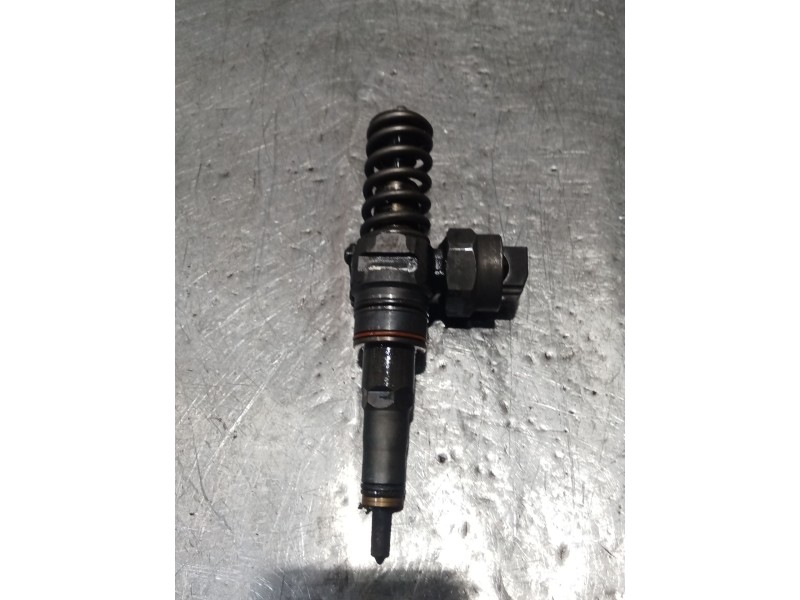 Recambio de inyector para skoda superb (3u4) classic referencia OEM IAM 038130073F 0414720007 BOSCH