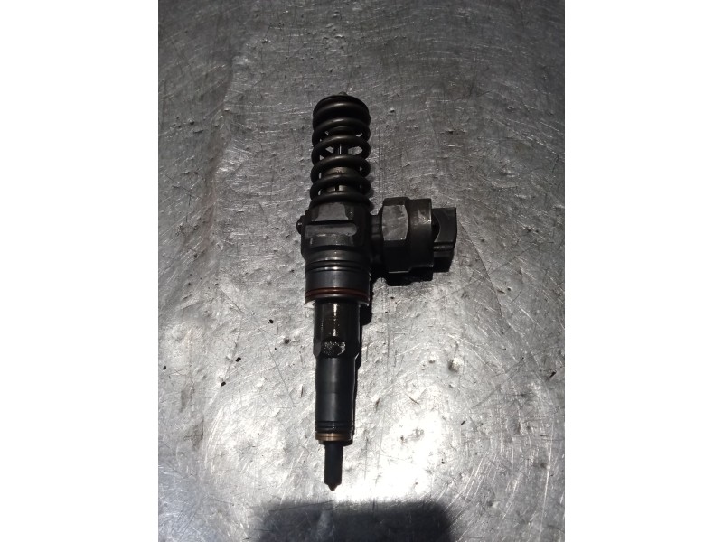 Recambio de inyector para skoda superb (3u4) classic referencia OEM IAM 038130073F 0414720007 BOSCH