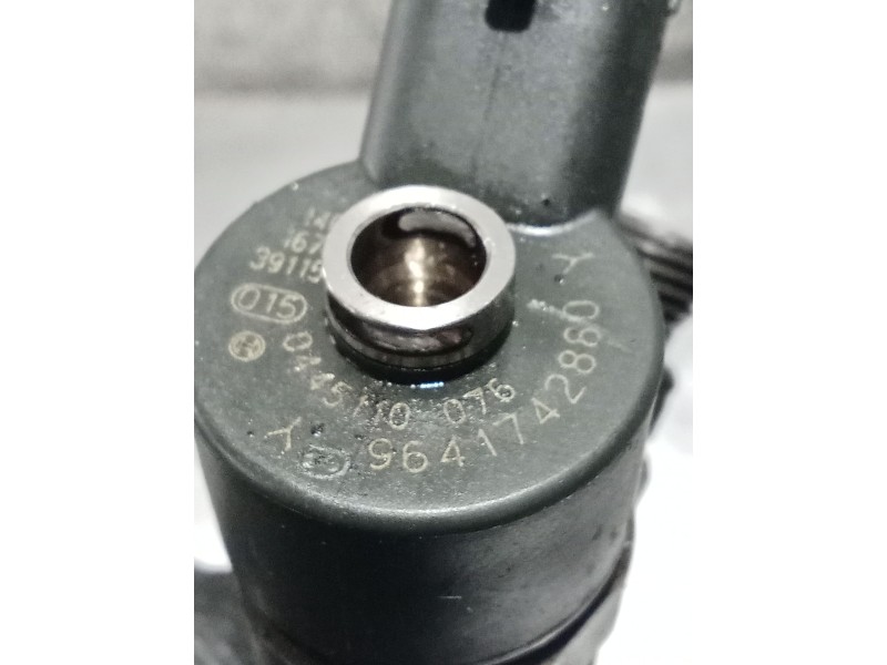 Recambio de inyector para peugeot 206 sw (2e/k) 2.0 hdi referencia OEM IAM 0445110076 9641742880 BOSCH 02