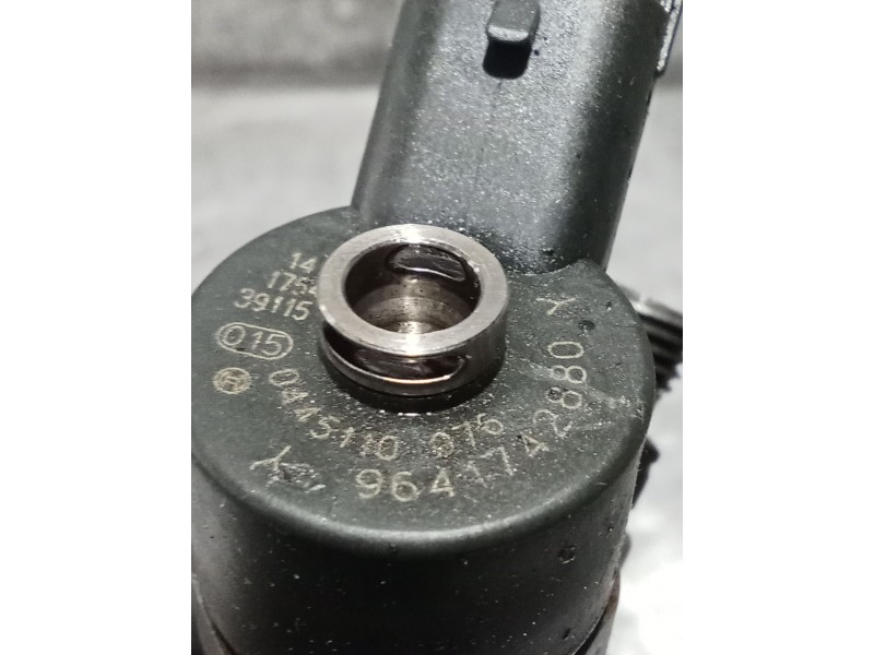 Recambio de inyector para peugeot 206 sw (2e/k) 2.0 hdi referencia OEM IAM 0445110076 9641742880 BOSCH 02