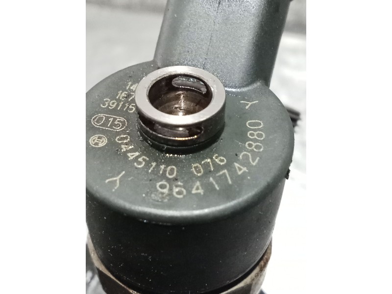 Recambio de inyector para peugeot 206 sw (2e/k) 2.0 hdi referencia OEM IAM 0445110076 9641742880 BOSCH 02
