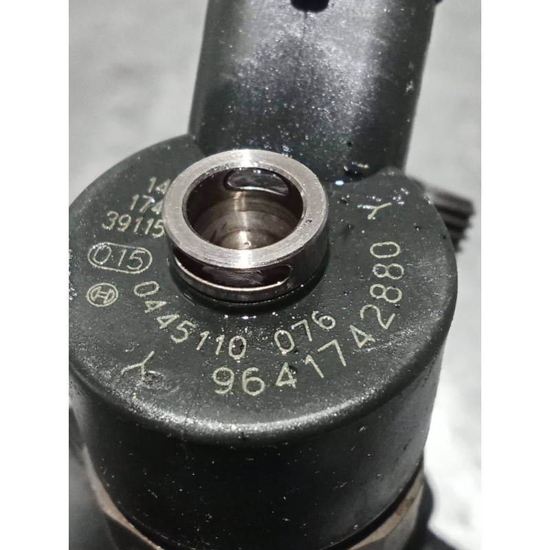 Recambio de inyector para peugeot 206 sw (2e/k) 2.0 hdi referencia OEM IAM 0445110076 9641742880 BOSCH 02