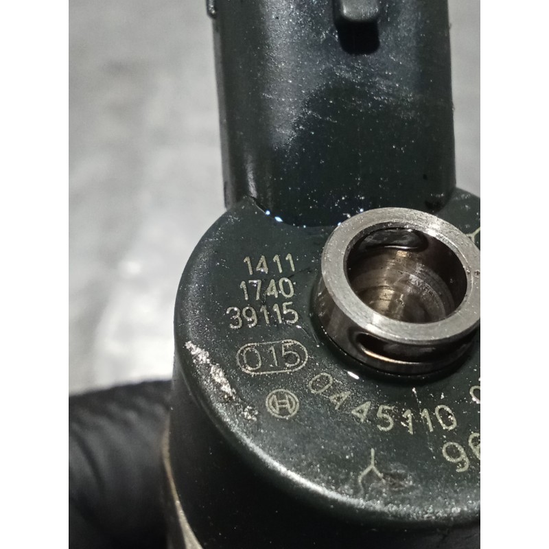 Recambio de inyector para peugeot 206 sw (2e/k) 2.0 hdi referencia OEM IAM 0445110076 9641742880 BOSCH 02