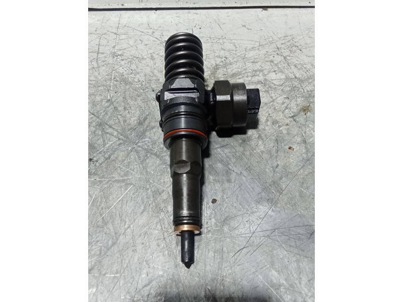 Recambio de inyector para volkswagen passat b5.5 (3b3) 1.9 tdi referencia OEM IAM 038130073AA 0414720028 