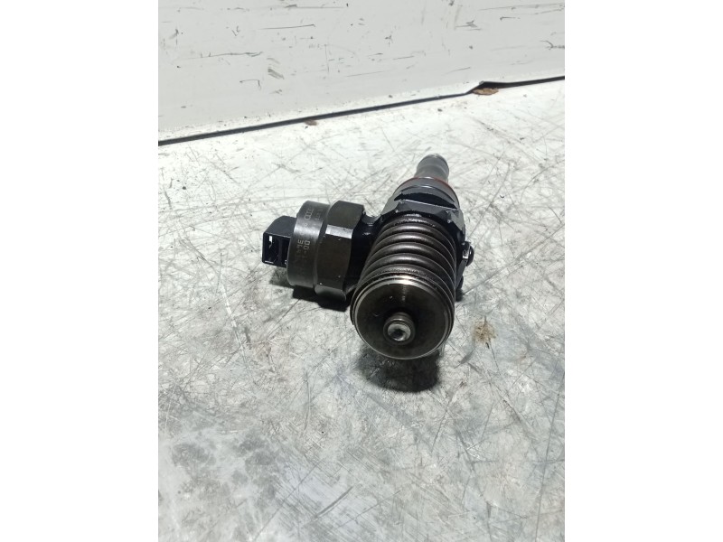 Recambio de inyector para volkswagen passat b5.5 (3b3) 1.9 tdi referencia OEM IAM 038130073AA 0414720028 