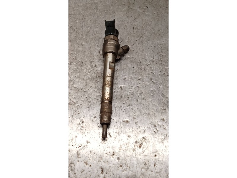 Recambio de inyector para land rover discovery v (l462) 2.0 sd4 4x4 referencia OEM IAM G4D39K546BB 0445110701 BOSCH