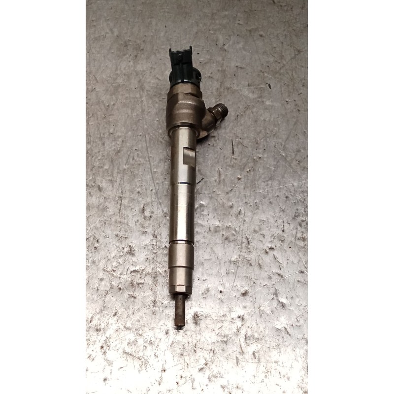 Recambio de inyector para land rover discovery v (l462) 2.0 sd4 4x4 referencia OEM IAM G4D39K546BB 0445110701 BOSCH