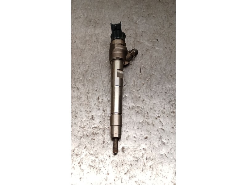 Recambio de inyector para land rover discovery v (l462) 2.0 sd4 4x4 referencia OEM IAM G4D39K546BB 0445110701 BOSCH