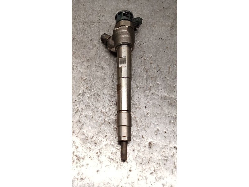 Recambio de inyector para land rover discovery v (l462) 2.0 sd4 4x4 referencia OEM IAM G4D39K546BB 0445110701 BOSCH