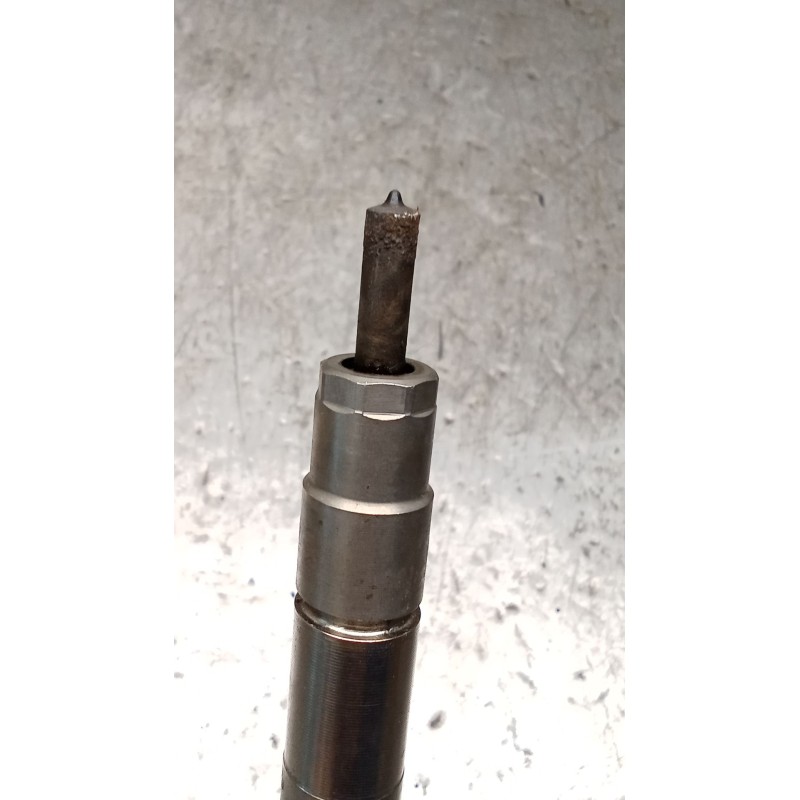 Recambio de inyector para land rover discovery v (l462) 2.0 sd4 4x4 referencia OEM IAM G4D39K546BB 0445110701 BOSCH