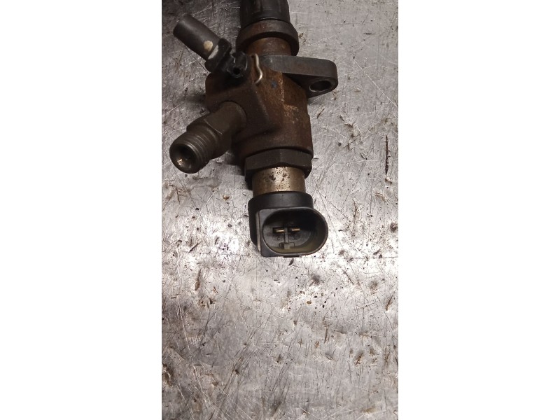 Recambio de inyector para peugeot 407 sw (6e_, 6d_) 2.0 hdi 135 referencia OEM IAM 9657144580 SIEMENS 