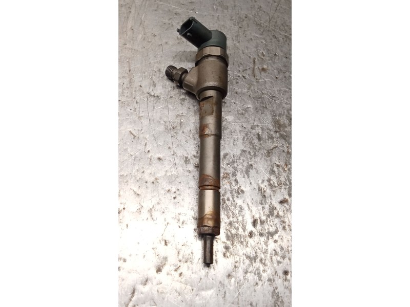 Recambio de inyector para opel corsa e color edition ecoflex referencia OEM IAM 0445110 618  BOSCH