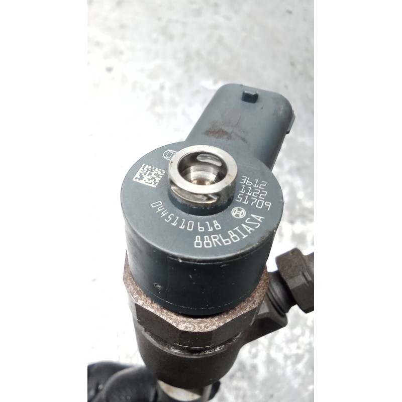 Recambio de inyector para opel corsa e color edition ecoflex referencia OEM IAM 0445110 618  BOSCH