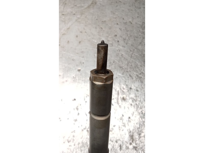 Recambio de inyector para opel corsa e color edition ecoflex referencia OEM IAM 0445110 618  BOSCH