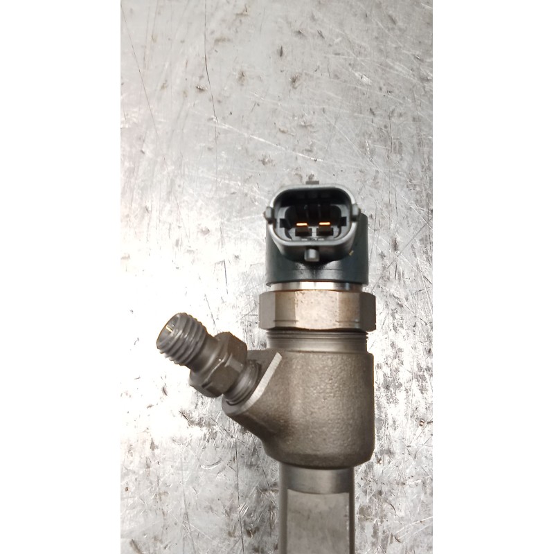 Recambio de inyector para opel corsa e color edition ecoflex referencia OEM IAM 0445110 618  BOSCH